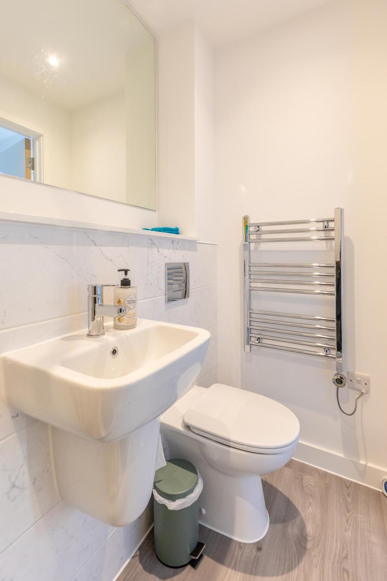 Stunning Modern 3 Bedroom Townhouse - Perfect Getaway مانشستر المظهر الخارجي الصورة