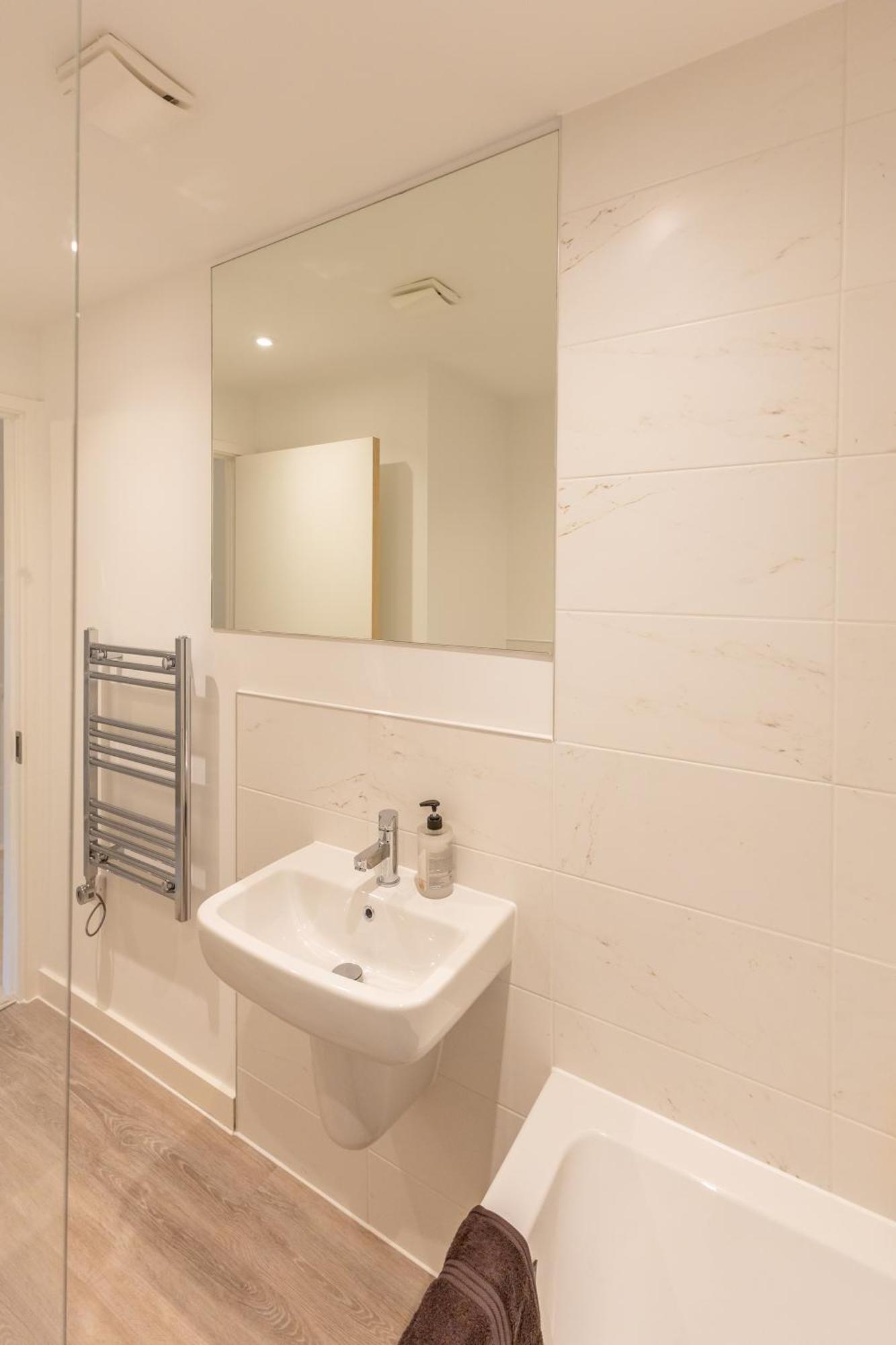 Stunning Modern 3 Bedroom Townhouse - Perfect Getaway مانشستر المظهر الخارجي الصورة